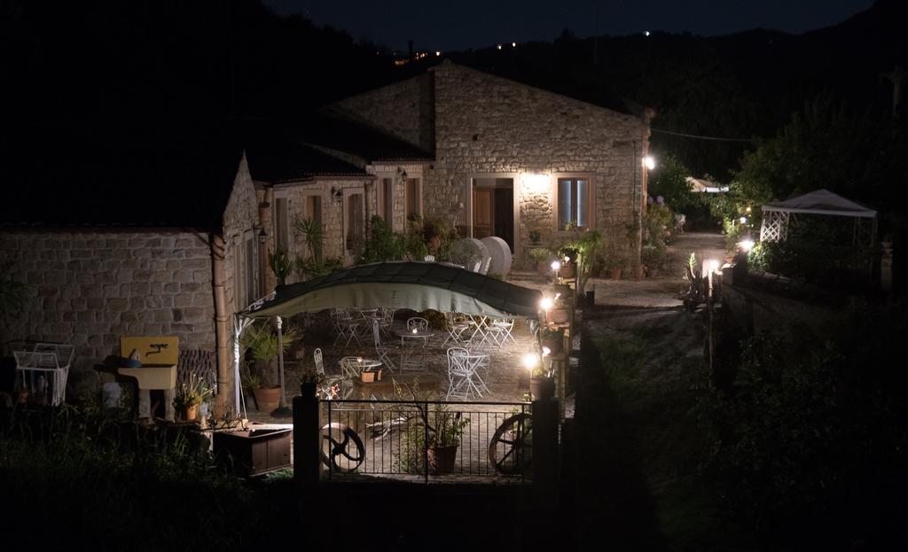San Noto Antica Residenza Di Caccia Bed & Breakfast Ficarra Exterior photo